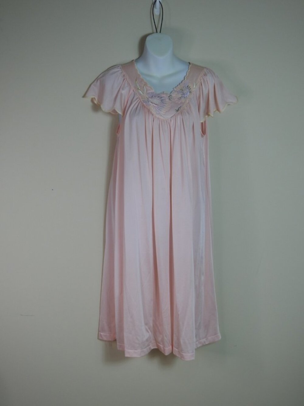 Vintage Shadowline Pink Embroidered Flutter Sleeve Nightgown Med USA Made Soft - Picture 8 of 13